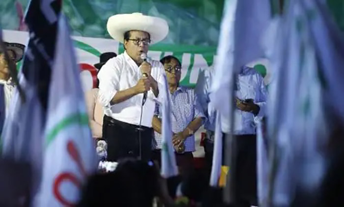 Sánchez propone frente patriótico y reformas de justicia en su campaña hacia el balotaje